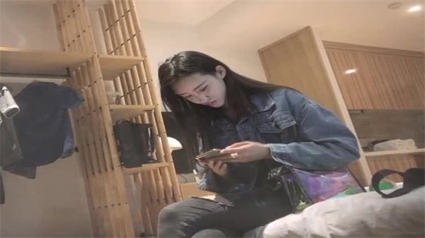 大屌魔人高价约炮偷拍苗条兼职妹，巨根狂插内射实录！